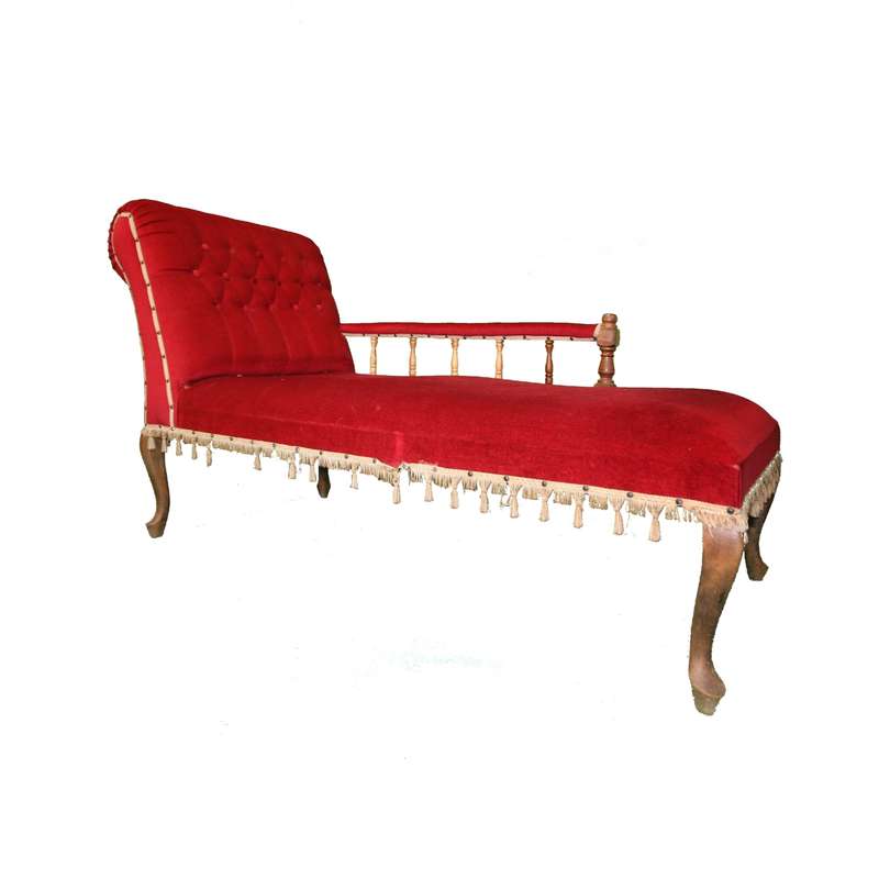Queen Anne Style Chaise Lounge