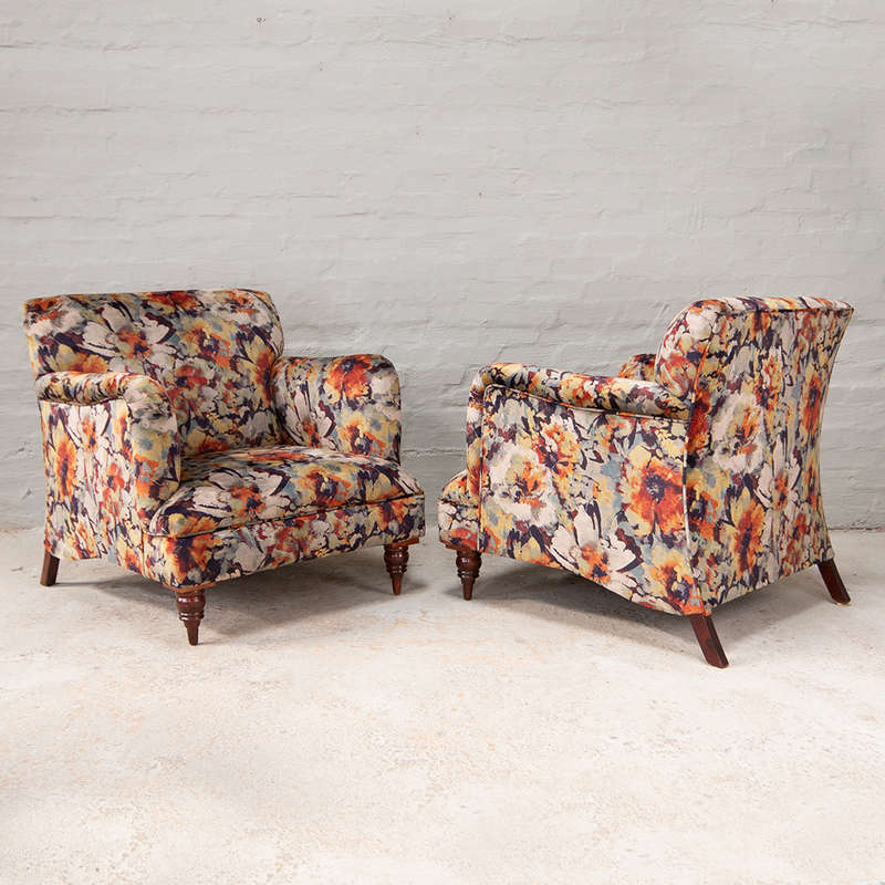 Large Club Chairs in Floresta