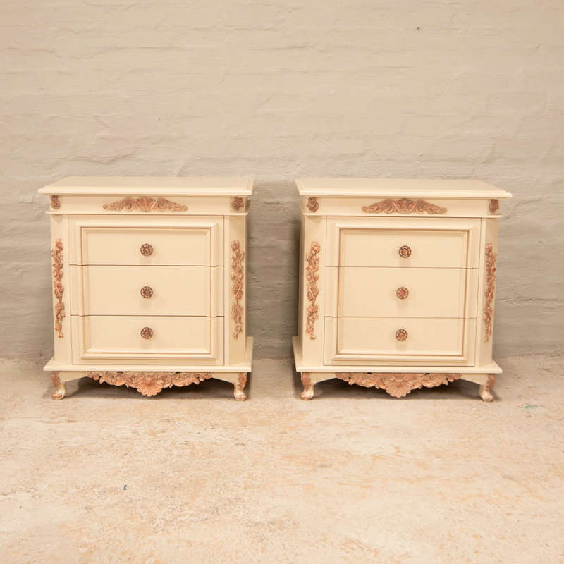 Large Pedestals in Country Grey