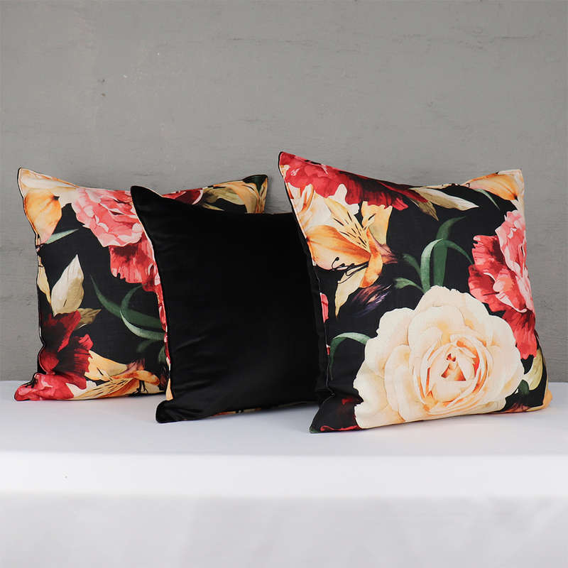 Bold Rose Bloom Scatters