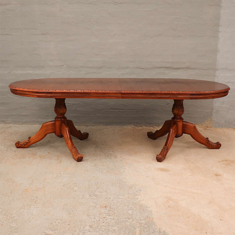 Baluster column Dining Table
