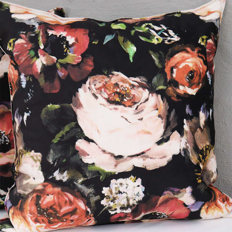 Rose Bloom Elegance Scatters