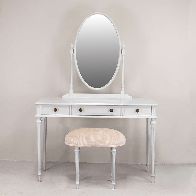 Elegant Dressing Table