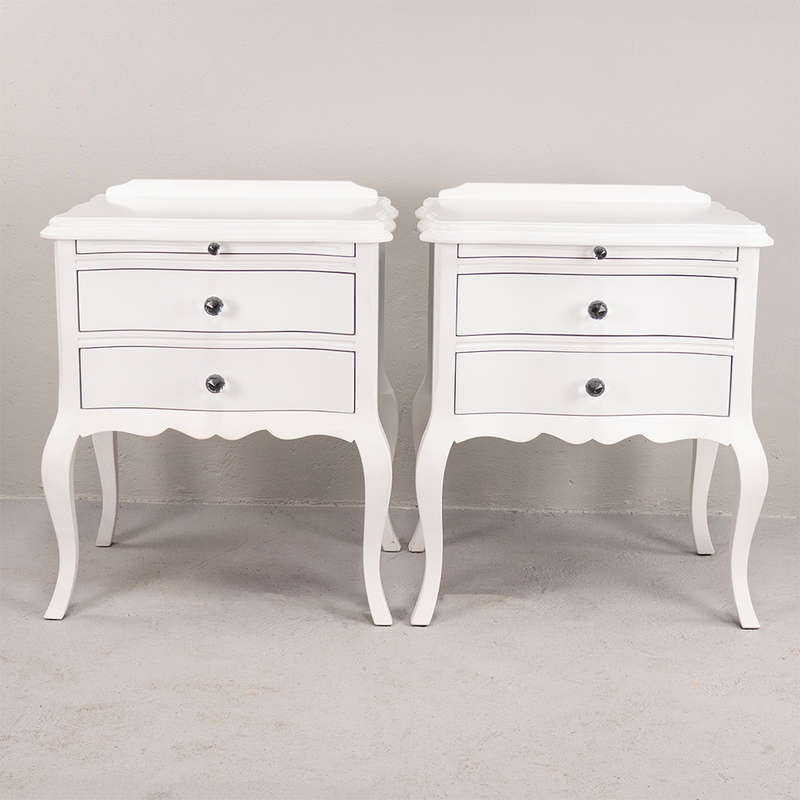 Elegant Queen Anne style Pedestals