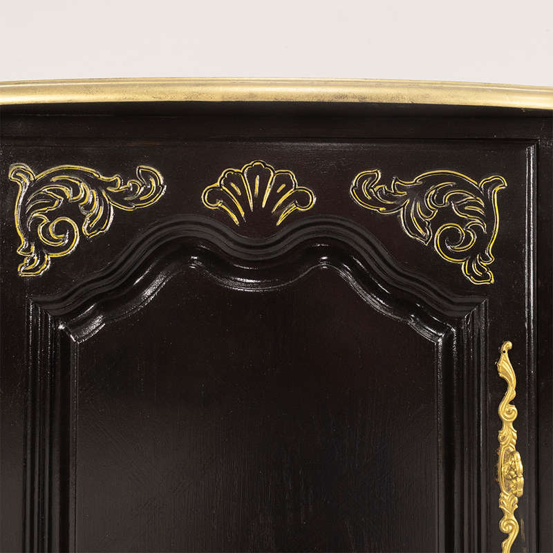 Artistic Sideboard