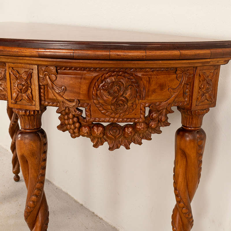Colonial Console