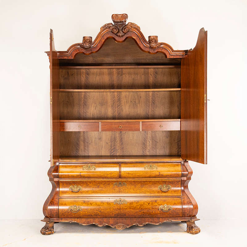 Dutch Bombe Armoire