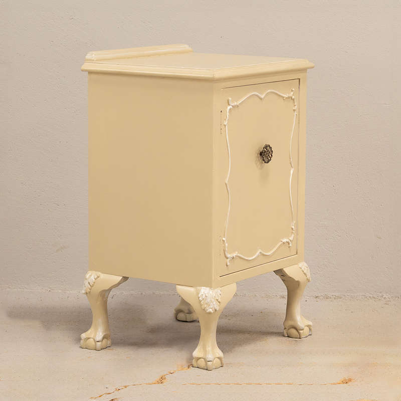 Ball and Claw Pedestal