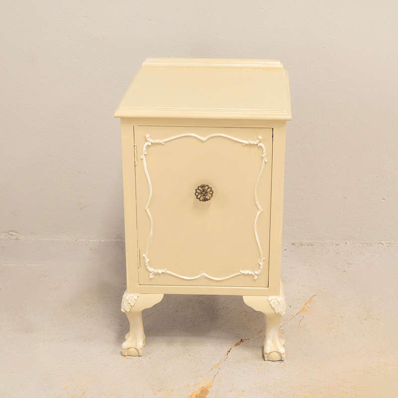 Ball and Claw Pedestal