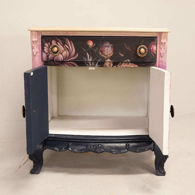 Art in Bloom Pedestals and Headboard