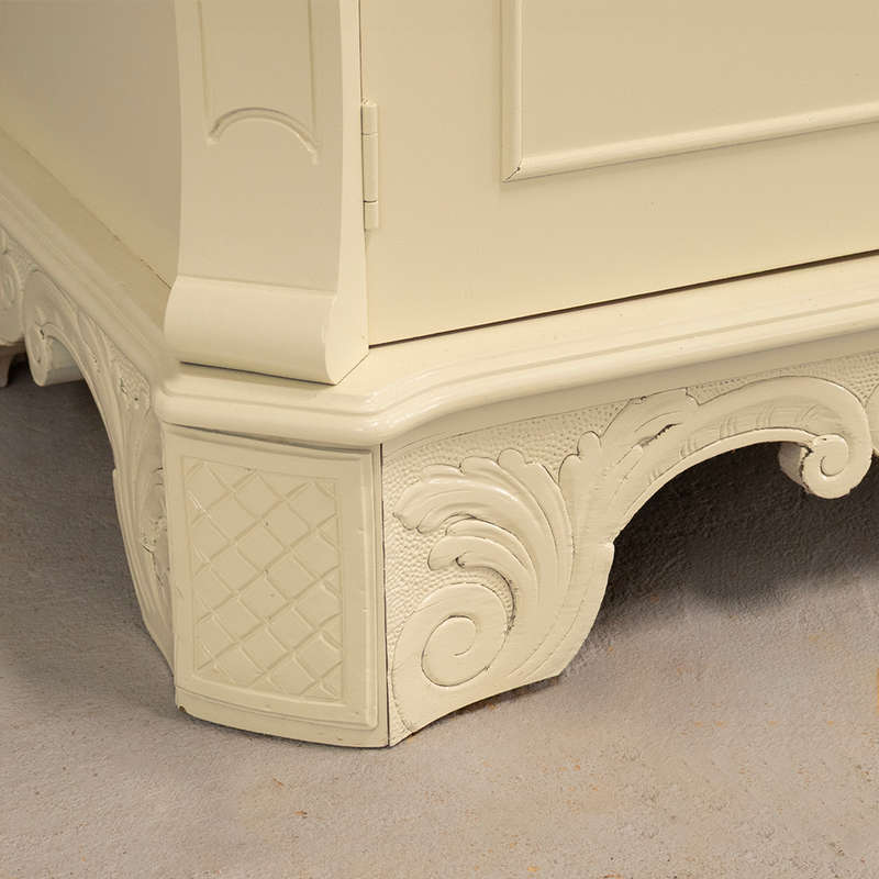 French style Display Cabinet