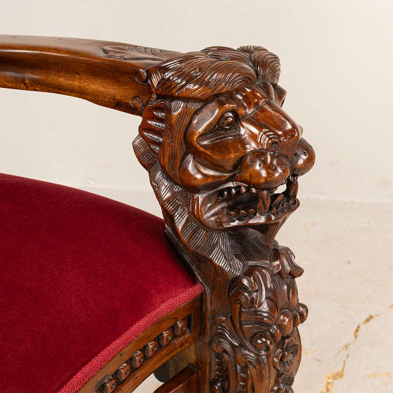 Throne Chairs