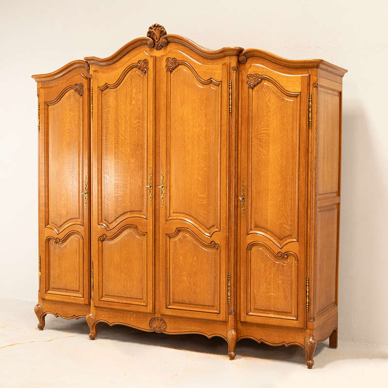 Continental Oak Four Door Cupboard