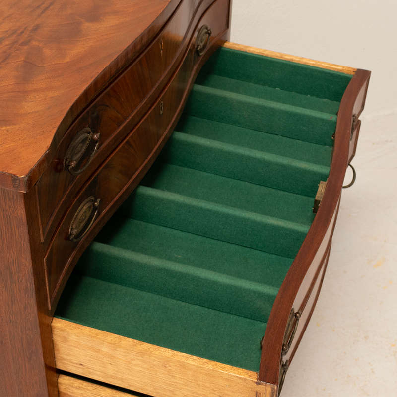 Mahogany Serpentine Chest of Drawers