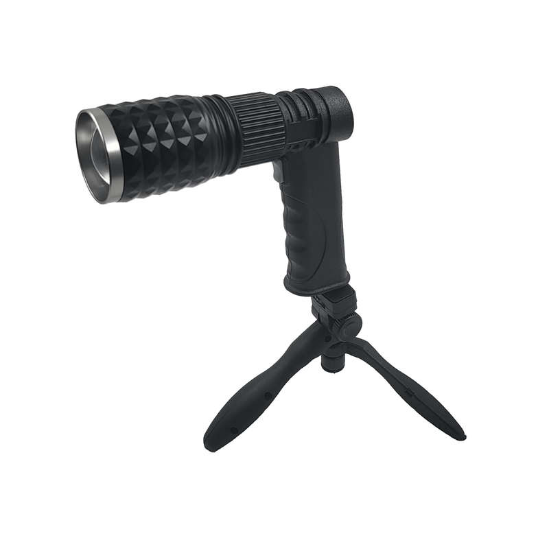 Hand-Held High-Power Multi-Function Strong Light Flashlight