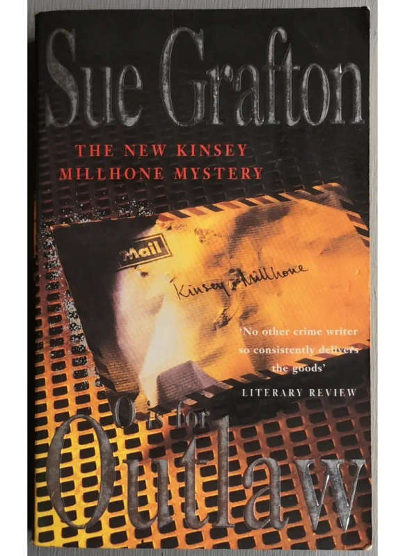 O is for Outlaw (Paperback)