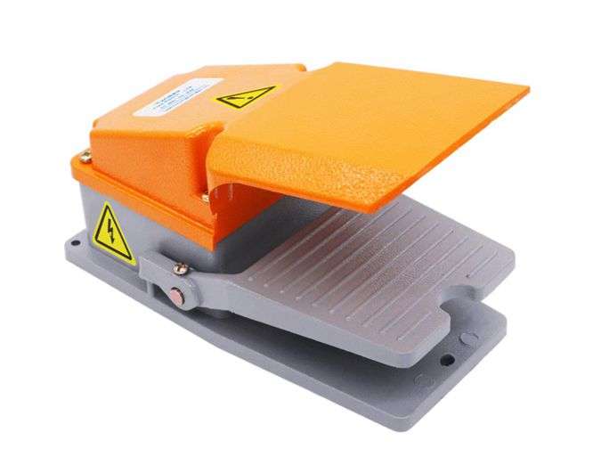 FOOT SWITCH ALUMINIUM GUARD 10A 250V 1NO 1NC FS-SFMP-1