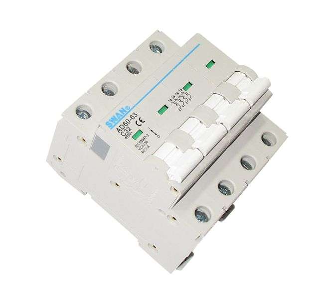 MINI CIRCUIT BREAKER 6KA C CURVE 4P 32A 415VAC AD60 6432