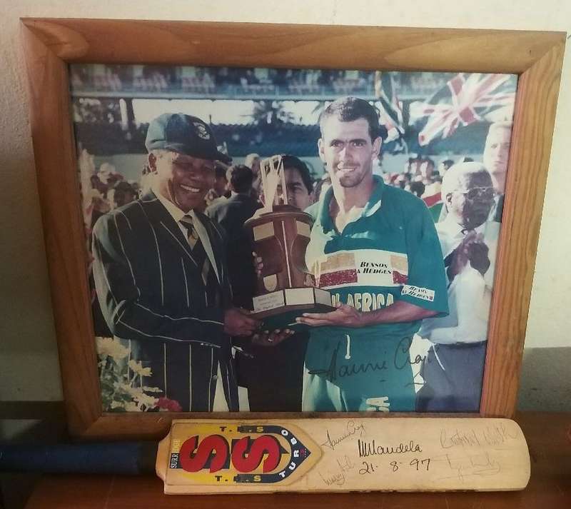 Rare Memorabilia - Signed Madiba bat with 4 Cricket Captains & Signed picture