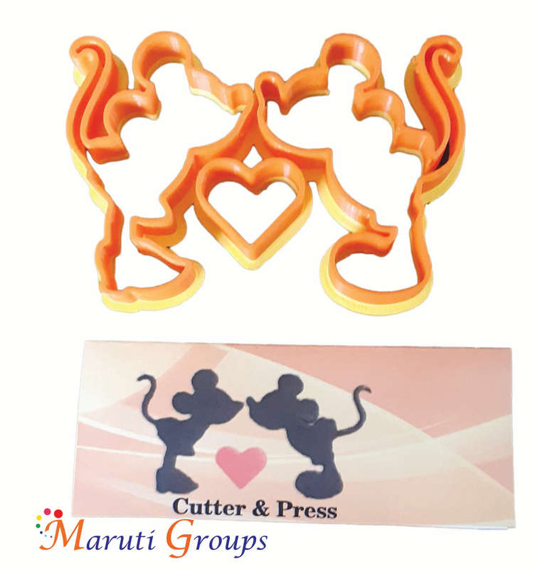 Mickey Mouse & Minnie Mouse in Love cookie cutter