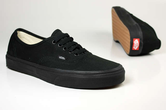 VANS - AUTHENTIC VN-0EE3BKA  (Size : 5, 7, 8, 9, 10, 11, 12, 13, 14, 15)