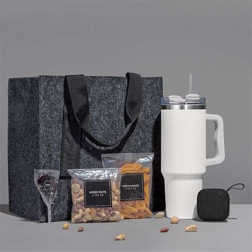 Yatta Graceful Goodies Hamper - Off White