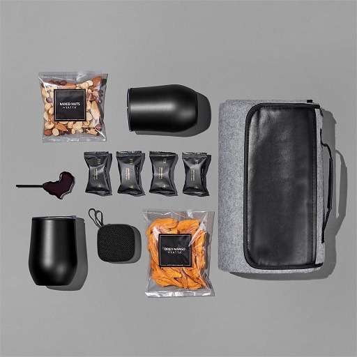 Yatta Lavishly Laden Hamper - Black