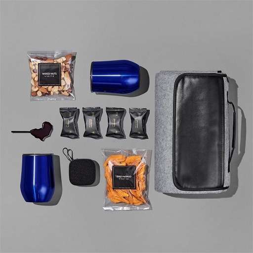 Yatta Lavishly Laden Hamper - Blue