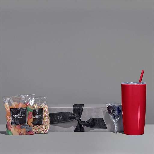 Yatta Happy Huddle Hamper - Red