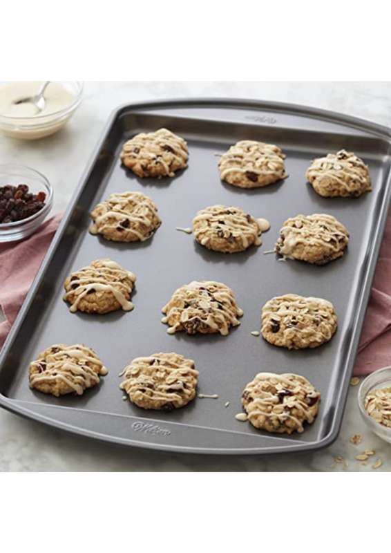 Wilton Perfect Results Premium Non-Stick Cookie Sheet ? 38 x 25 cm