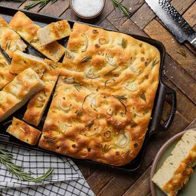 Lodge Cast Iron 15.5 x 10.5 Inc Seasoned Baking Pan