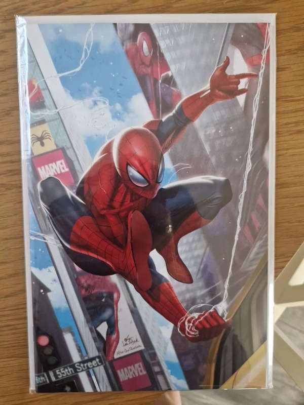 ULTIMATE SPIDER-MAN #1 INHYUK LEE RED SUIT VIRGIN VARIANT LIMITED TO 1000