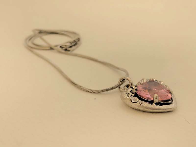 Necklace - Heart Pendant With Large Pink Stone on Chain. Silver Colour #ML090