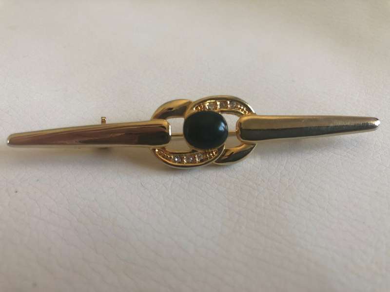 Long Gold Plated Brooch, Dark Green Stone In The Middle Encircled With Tiny Diamante #ML424 R199....