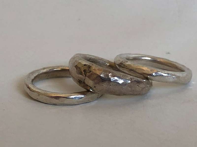 Set of 3 Silver Tone Hand Beaten Rings #ML434 R145 | Dimensions: Largest Is Size L, End Ring Is M