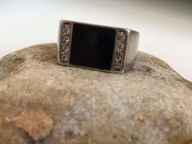 925 Silver Ring With Black Square Centre With White Stones on Either Side #ML340 | Dimensions: Ri...