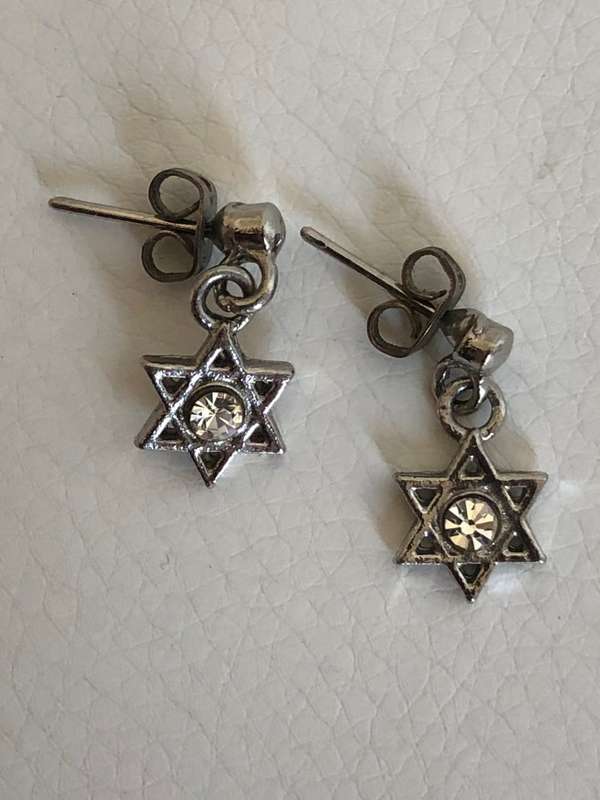 Silver Tone Stud Earrings With Magen David Drops. Clear Stone in Centre of magen David #ML435 R18...