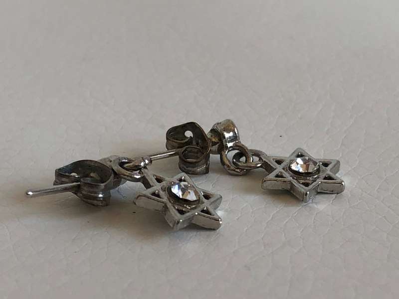 Silver Tone Stud Earrings With Magen David Drops. Clear Stone in Centre of magen David #ML435 R18...