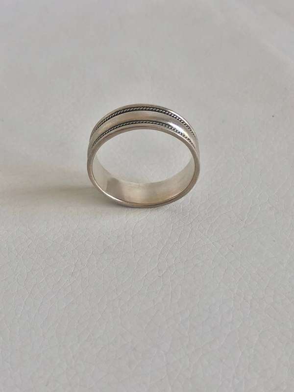 925 Silver Men's Ring With Plain Band With Two Rope Design Bands on Either Side #ML502 R195.00 |