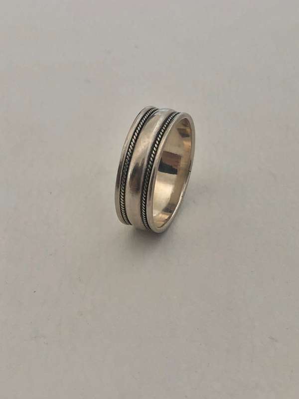 925 Silver Men's Ring With Plain Band With Two Rope Design Bands on Either Side #ML502 R195.00 |