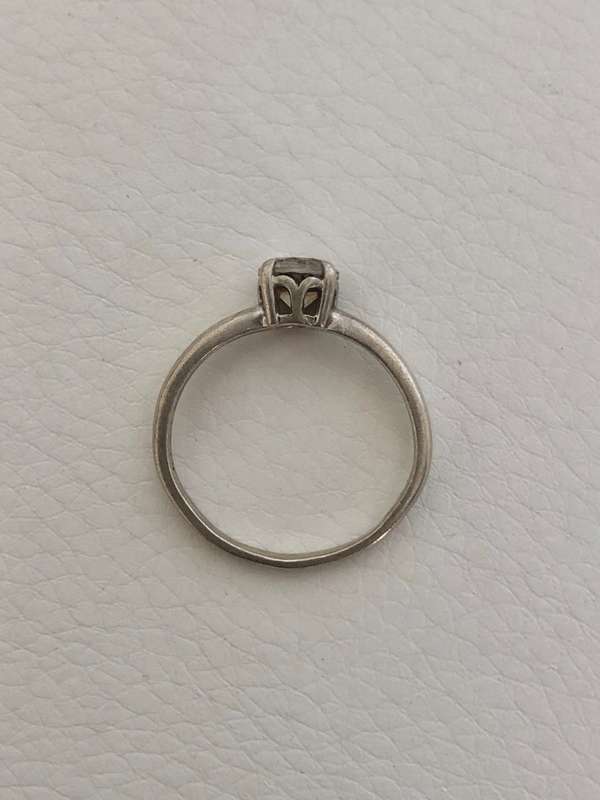 925 Silver Thin Band with White Stone in Claw Setting #ML510 R495 | Dimensions: Ring Size N1/2