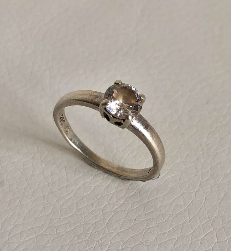 925 Silver Thin Band with White Stone in Claw Setting #ML510 R495 | Dimensions: Ring Size N1/2