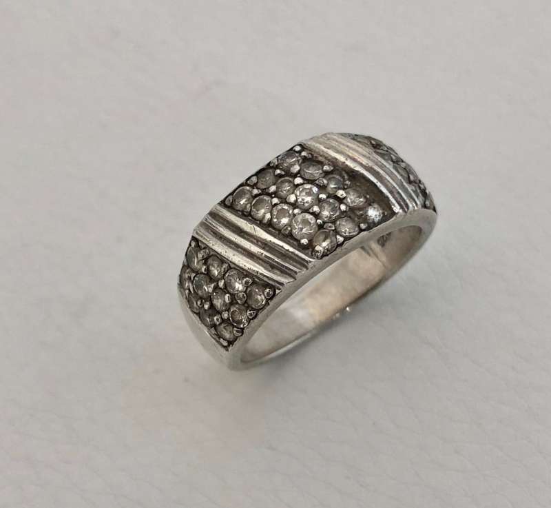 925 Silver Band with Pave Design Separated by Silver Diagonal Lines, #ML511 R495.00 | Dimensions:...