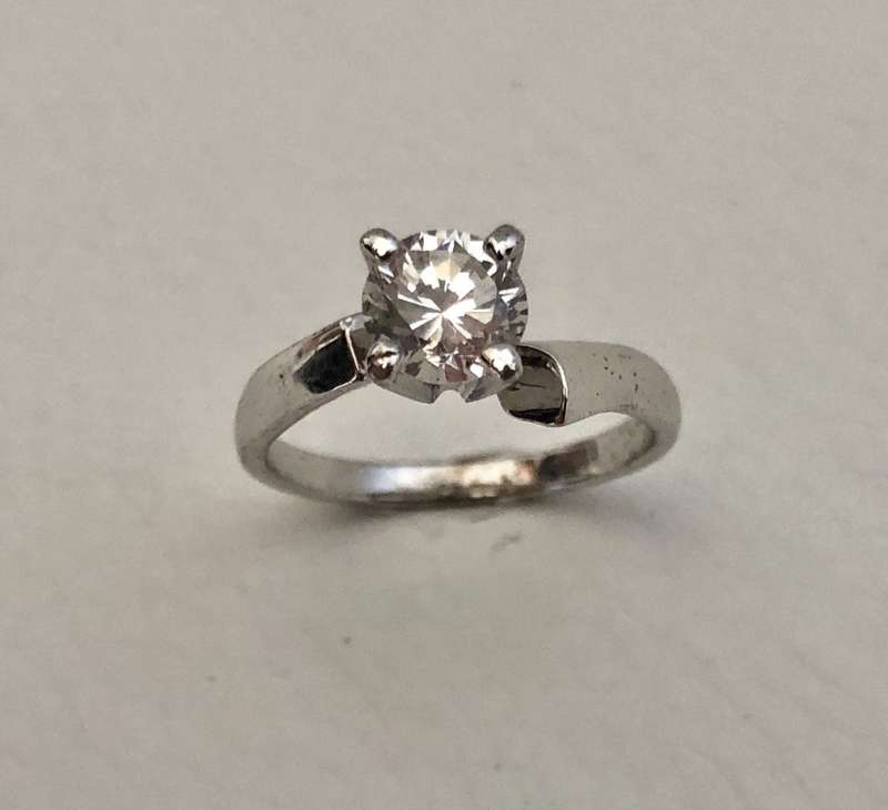 Ring - 925 Silver Engagement Band With White Stone In Claw Setting, Off-Centre Band #ML544