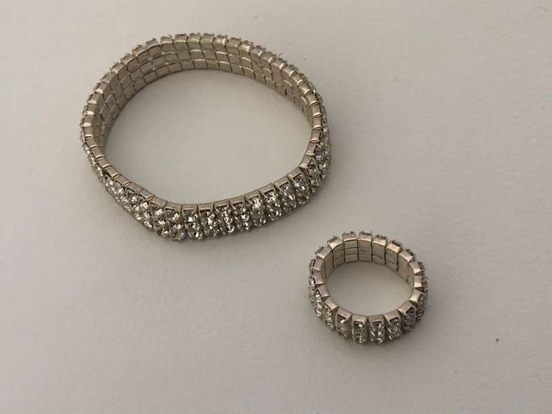 Jewellery Set - Elastic Bracelet and Ring - Diamante (Ring Size N)