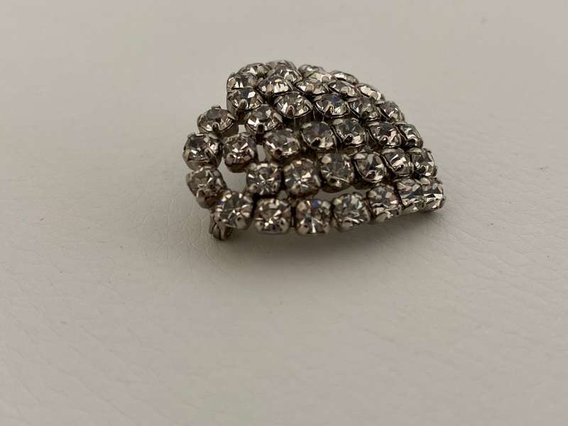 Brooch - Diamante Heart. Silver Colour #ML616