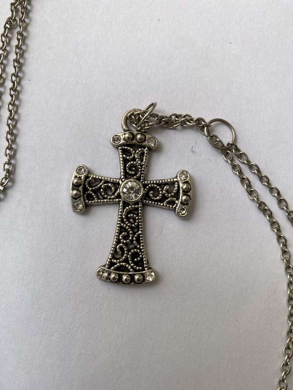 Pendant - Cross With Chain. Cross has White Beads and Swirl Pattern. Silver Colour #ML651