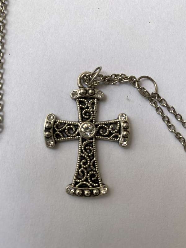 Pendant - Cross With Chain. Cross has White Beads and Swirl Pattern. Silver Colour #ML651