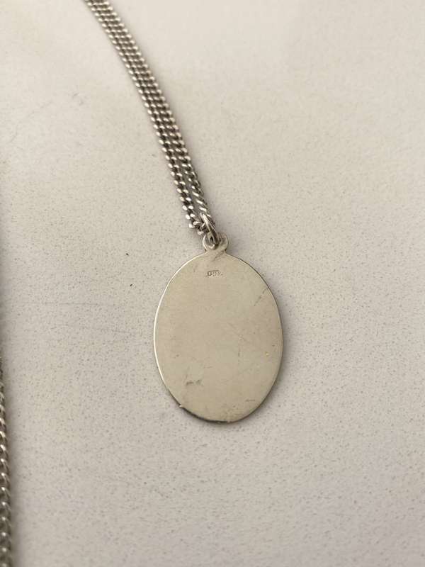 Pendant - Silver Oval Disk on Silver Chain #ML691