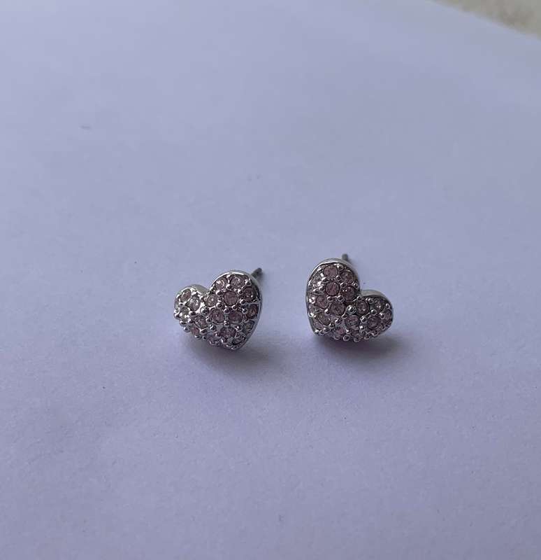 Earrings - Swarovski Heart Stud Earrings With Swarovski Crystals. Silver Plated #ML704